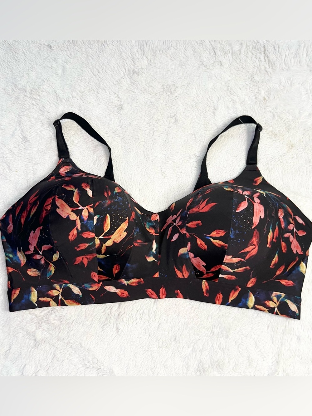 Torrid Black Floral Wireless T-Shirt Bra Size 40DD Red Yellow Blue NWOT